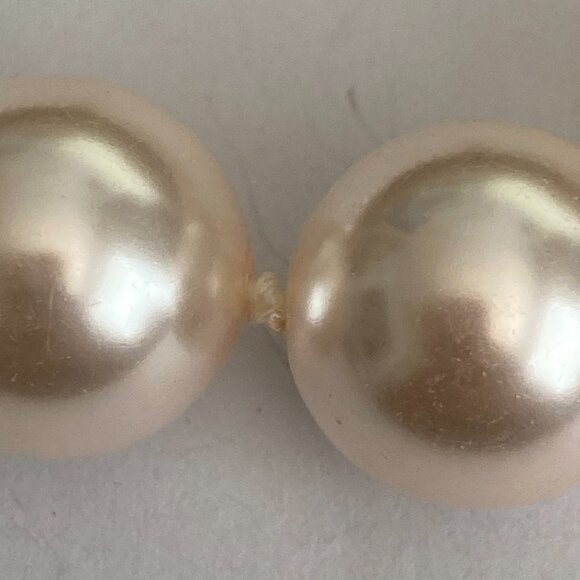 Vintage Cream Glass Pearl Necklace 18-21" 15mm Hand Knotted Matinee Gold Tone - Picture 10 of 11